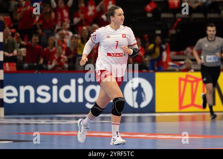 Basel, Schweiz. Dezember 2024. Basel, Schweiz, 03. Dezember 2024: Tabea Schmid (7 SUI) beim EHF Euro 2024-Spiel der Frauen in St. Jakobshalle in Basel. Philipp Kresnik (Philipp Kresnik/SPP) Credit: SPP Sport Press Photo. /Alamy Live News Stockfoto