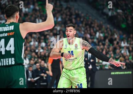 Athen, Athen, Griechenland. Dezember 2024. 14 WILLY HERNANGOMEZ vom FC Barcelona spielt während des 13. Runde-Spiels zwischen Panathinaikos AKTOR Athen und FC Barcelona in der OAKA Altion Arena in Athen, Griechenland, am 3. Dezember 2024. (Kreditbild: © Stefanos Kyriazis/ZUMA Press Wire) NUR REDAKTIONELLE VERWENDUNG! Nicht für kommerzielle ZWECKE! Stockfoto