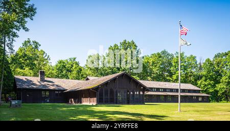 Cleveland, OHIO, USA - 20. Juli 2017: Happy Days Lodge ist eines der größten Gebäude der Welt, das aus amerikanischer Kastanie gebaut wurde. Stockfoto