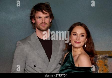 London, Großbritannien. Dezember 2024. Benjamin Wainwright nimmt am Odeon Luxe Leicester Square in London an der Premiere von The Lord of the Rings: The war of the Rohirrim Teil. (Foto: Fred Duval/SOPA Images/SIPA USA) Credit: SIPA USA/Alamy Live News Stockfoto