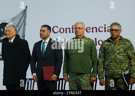 Nicht exklusiv: (L-R) Generalstaatsanwalt Alejandro Gertz Manero, Minister für Sicherheit und Bürgerschutz Omar García Harfuch, Minister für nationale Angelegenheiten Stockfoto