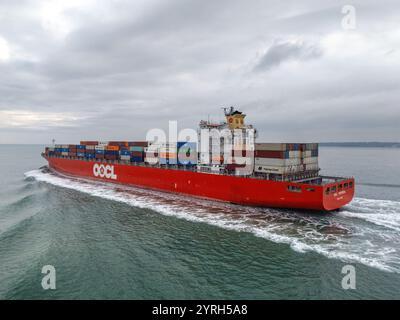 OOCL Montreal, ein Containerschiff, das von der in Hongkong ansässigen Orient Overseas Container Line (OOCL) betrieben wird. Stockfoto