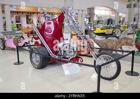 Das Dreirad Cherry-IT wurde 1973 von Mel dem Dragonman Bernstein aus einer Harley Davidson gebaut. Im Motorcycle Museum in Newburgh, New York. Stockfoto