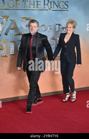 London, UK - 3. Dezember 2024 Andy Serkis und Lorraine Ashbourne bei der britischen Premiere von The Lord of the Rings, The war of the Rohirrim am Odeon Luxe Leicester Square, London, England am 3. Dezember 2024. CAP/JOR ©JOR/Capital Pictures Stockfoto