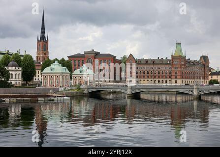 Stockholm, Schweden - 25. Juli 2023: Blick von der Stallbron-Brücke nach Gamla Stan, Stockholm, Schweden Stockfoto