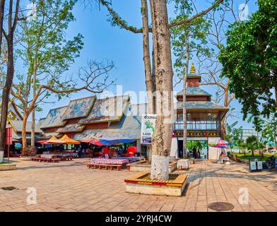 DONSAO, LAOS - 10. MAI 2019: Donsao (Don Sao) Touristenmarkt im Goldenen Dreieck, am 10. Mai in Donsao, Laos Stockfoto