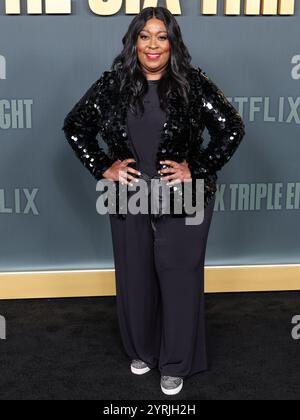 Hollywood, Usa. Dezember 2024. HOLLYWOOD, LOS ANGELES, KALIFORNIEN, USA - 3. DEZEMBER: Loni Love kommt zur Los Angeles Premiere von Netflix 'The Six Triple Eight', die am 3. Dezember 2024 im Egyptian Theatre Hollywood in Hollywood, Los Angeles, Kalifornien, USA stattfindet. (Foto: Xavier Collin/Image Press Agency) Credit: Image Press Agency/Alamy Live News Stockfoto