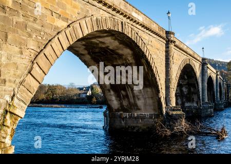 Dunkeld Bridge und River Tay, Dunkeld, Perth und Kinross, Schottland. Stockfoto