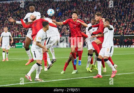 München, Deutschland. Dezember 2024. Edmond TAPSOBA, Lev 12, wetteifern um den Ball, Tackling, Duell, Header, zweikampf, Action, Kampf gegen Konrad Laimer, FCB 27 MinJae Kim, Min-Jae Kim, FCB 3 Leon GORETZKA, FCB 8 im DFB-Pokal Spiel FC BAYERN MÜNCHEN - BAYER 04 LEVERKUSEN 0-1 des Deutschen Fußballpokals am 3. Dezember 2024 in München. Saison 2024/2025 Fotograf: ddp-Bilder/STAR-Bilder - DFB-VORSCHRIFTEN VERBIETEN JEDE VERWENDUNG VON FOTOGRAFIEN als BILDSEQUENZEN und/oder QUASI-VIDEO - Credit: ddp Media GmbH/Alamy Live News Stockfoto