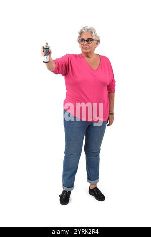 Vorderansicht einer Seniorin auf weißem Hintergrund Stockfoto