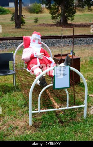 Das Kirup Santa Hospital, eine humorvolle Weihnachtsausstellung in der Landstadt Kirup im Südwesten von Western Australia. Stockfoto