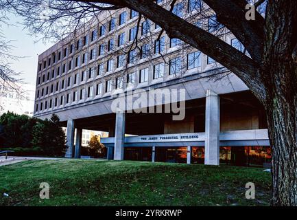 Washington, USA. Dezember 2024. WASHINGTON, DC - DEZEMBER 03: Gebäude des US-Energieministeriums an der Independence Avenue SW in Washington, DC (Foto: Tony Quinn/SipaUSA) Credit: SIPA USA/Alamy Live News Stockfoto