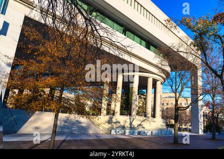 Washington, USA. Dezember 2024. WASHINGTON, DC - DEZEMBER 03: Die kanadische Botschaft in Washington, DC (Foto: Tony Quinn/SipaUSA) Credit: SIPA USA/Alamy Live News Stockfoto