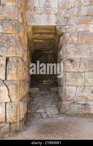 Das Lake Gate oder Porta SCEA im Butrint Archaeological Park, im Butrint National Park, Südalbanien. Ein UNESCO-Weltkulturerbe. Stockfoto