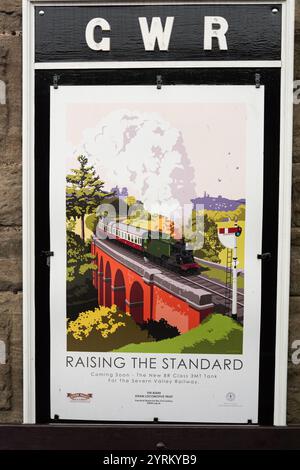 Severn Valley Railway, Bridgnorth, Shropshire, 16-06-2019. Vintage-Reiseposter der Great Western Railway (GWR) mit dem Slogan „Raising the Standard“. Stockfoto