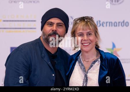 Sorrent, Italien. Dezember 2024. Marco D'Amore und Cecile Allegra nehmen am 4. Dezember 2024 an der Fotokonferenz im „Giornate di Cinema 2024“ in Sorrent, Neapel, Italien, Teil. (Foto: Francesco Luciano/NurPhoto) Credit: NurPhoto SRL/Alamy Live News Stockfoto