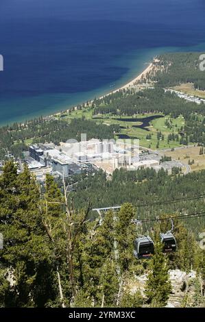 Blick auf Stateline und Lake Tahoe vom Heavenly Mountain. Nevada, USA Stockfoto