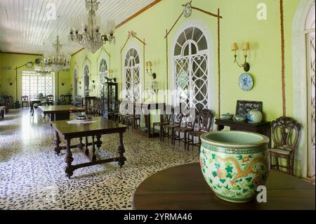 Speisesaal des Braganca House aus dem 17. Jahrhundert Goan Trader s Mansion, Chandor. Goa, Indien (2004) Stockfoto