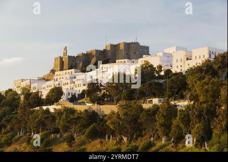 Kloster des Heiligen Johannes des Theologen (12. Jahrhundert). Sonnenaufgang. Hora. Patmos Island. Dodekanesisch. Griechenland Stockfoto