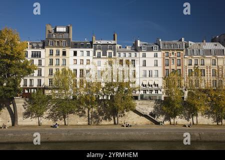Quai des Orfevres im Herbst, Île de la Cite, Paris, Frankreich Stockfoto