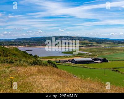 Blick vom Gipfel des Brean hinunter auf eine karbonische Kalksteinzunge auf dem Bristol Channel in North Somerset Südwesten Englands Großbritannien. Stockfoto