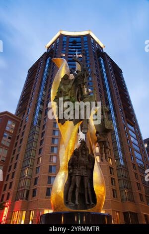 USA, Maryland, Baltimore, Katyn Monument, Denkmal für das Massaker an polnischen Armeeoffizieren durch die Sowjets im 2. Weltkrieg, Sonnenaufgang Stockfoto