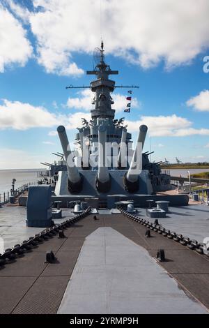 Battleship Memorial Park, Mobile, Alabama, USA 2. Weltkrieg Ära Kriegsschiff, USS Alabama, 16-Zoll-Kanone Stockfoto