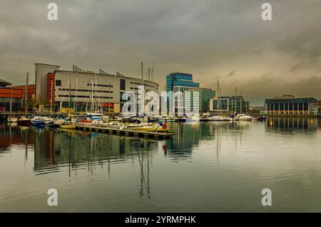 Belfast County Antrim N. Ireland 08. November 2024 - W5-Gebäude im Titanic Quarter Wissenschaftszentrum für die ganze Familie Stockfoto