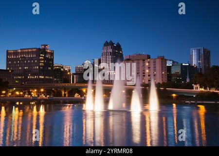 USA, Florida, Orlando, Skyline vom Vierwaldstättersee, Dämmerung Stockfoto