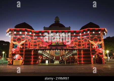 Puerto Rico, South Coast, Ponce, Plaza Las Delicias, Parque de Bombas, Feuerwache Museum, Abend Stockfoto