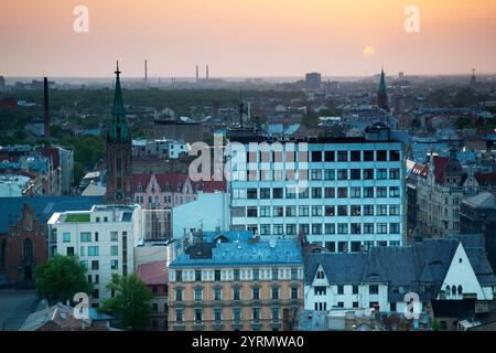 Lettland, Riga, erhöhter Blick auf Neu Riga bei Sonnenaufgang Stockfoto