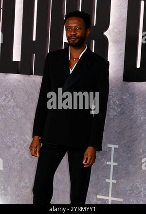 London, Großbritannien. Dezember 2024. Omari Douglas besucht die Black Doves Season One World Premiere im BFI Southbank in Waterloo, London. (Foto: Cat Morley/SOPA Images/SIPA USA) Credit: SIPA USA/Alamy Live News Stockfoto