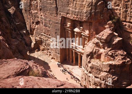 Jordanien, Petra-Wadi Musa, alten nabatäischen Felsenstadt Petra, erhöhten Blick auf die Treasury, A-Khazneh Al-Khubta-Trail Stockfoto