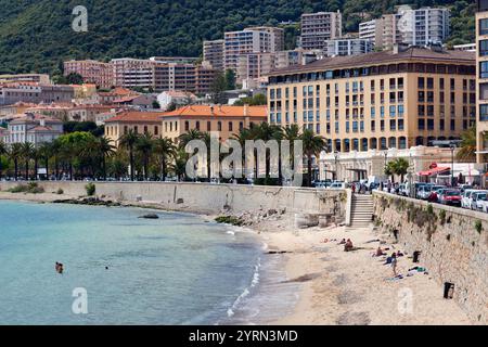 Frankreich, Korsika, Departement Corse-du-Sud, Korsika West Coast Region, Ajaccio, Blick auf die Stadt vom Meer entfernt Stockfoto