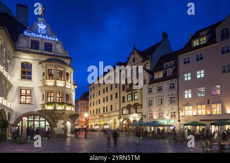 Deutschland, Bayern, München, Hofbrauhaus, älteste Bierhalle in München, Baujahr 1644, Außenansicht. Stockfoto