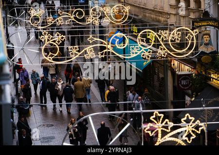 Villiers Street, London, Großbritannien. Dezember 2024. Weihnachtsdekoration in London. Quelle: Matthew Chattle/Alamy Live News Stockfoto