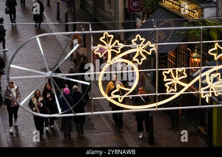 Villiers Street, London, Großbritannien. Dezember 2024. Weihnachtsdekoration in London. Quelle: Matthew Chattle/Alamy Live News Stockfoto