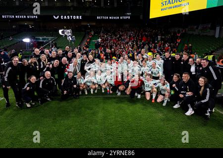 Dublin, Republik Irland. Dezember 2024. Wales feiert Vollzeit. Republik Irland gegen Wales im Play-Off-Finale der UEFA-Europameisterschaft der Frauen im Aviva-Stadion am 3. Dezember 2024. Quelle: Lewis Mitchell/Alamy Live News Stockfoto