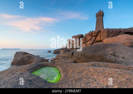 An der Côte de Granit Rose, Bretagne, Frankreich. Stockfoto