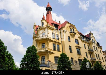 Gebäude des Jugendstilmuseums, das sich in der Wohnung befindet, in der der lettische Architekt Konstantins Peksens (1859–1928) bis 1907 lebte, Alber Stockfoto