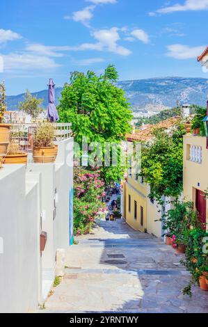 Blick auf einen Stadtteil von Athen, am Nordosthang der Akropolis am Rande der historischen Plaka. Stockfoto