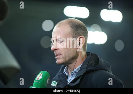 Jess Thorup (FC Augsburg, Cheftrainer, Karlsruher SC vs. FC Augsburg, Fussball, DFB-Pokal, Achtelfinale, 2024/2025, 04.12.2024, DFL-VORSCHRIFTEN VERBIETEN JEDE VERWENDUNG VON FOTOGRAFIEN ALS BILDSEQUENZEN UND/ODER QUASI-VIDEO, Foto: Eibner-Pressefoto/Jan Prihoda Stockfoto