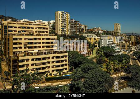 Ansicht von Ferienvermietungen in Torremolinos, Costa del Sol, Spanien Stockfoto