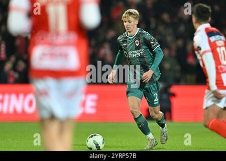 Kortrijk, Belgien. Dezember 2024. Kobe Corbanie (2) aus Antwerpen, dargestellt während des Achtelfinale in der Croky Cup Saison 2024–2025 zwischen KV Kortrijk und Royal Antwerp FC am 4. Dezember 2024 in Kortrijk, Belgien. (Foto: David Catry/Isosport) Credit: Sportpix/Alamy Live News Stockfoto