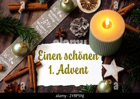 4. Dezember 2024: Schöne 1. Adventsgrüße neben einer brennenden Adventskerze für den 1. Adventstag. FOTOMONTAGE *** einen schönen 1 Advent, Adventsgrüße neben einer brennenden Adventskerze zum ersten Advent. FOTOMONTAGE Stockfoto