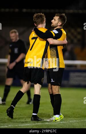 Leamington, England - 3. Dezember 2024: (Name) während des Birmingham Senior Cup-Spiels zwischen Leamington und Halesowen Town Stockfoto