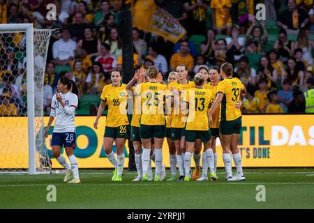 Melbourne, Australien, 4. Dezember 2024. CommBank Matildas feiert am 4. Dezember 2024 im AAMI Park ihr zweites Tor beim Freundschaftsfußballspiel der Frauen aus Australien und Taiwan. Quelle: Santanu Banik/Speed Media/Alamy Live News Stockfoto