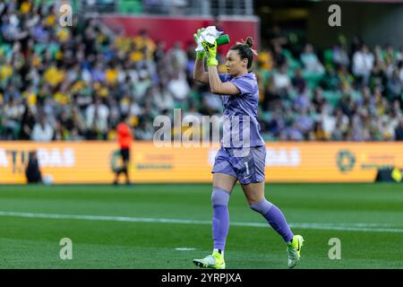 Melbourne, Australien, 4. Dezember 2024. Mackenzie Arnold von der australischen Mannschaft während des Freundschaftsfußballspiels zwischen australischen Frauen und chinesischen Frauen aus Taipeh am 4. Dezember 2024 im AAMI Park in Melbourne, Australien. Quelle: Santanu Banik/Speed Media/Alamy Live News Stockfoto