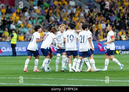 Melbourne, Australien, 4. Dezember 2024. Chinesische Taipei-Spieler feiern ihr Tor beim Freundschaftsfußballspiel zwischen australischen Frauen und chinesischen Taipei-Frauen am 4. Dezember 2024 im AAMI Park in Melbourne, Australien. Quelle: Santanu Banik/Speed Media/Alamy Live News Stockfoto