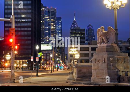 Market Street Bridge über den Schuilkill River, Philadelphia, Commonwealth of Pennsylvania, Nordosten der Vereinigten Staaten, Stockfoto